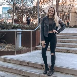 Meet your Posher, Kayla